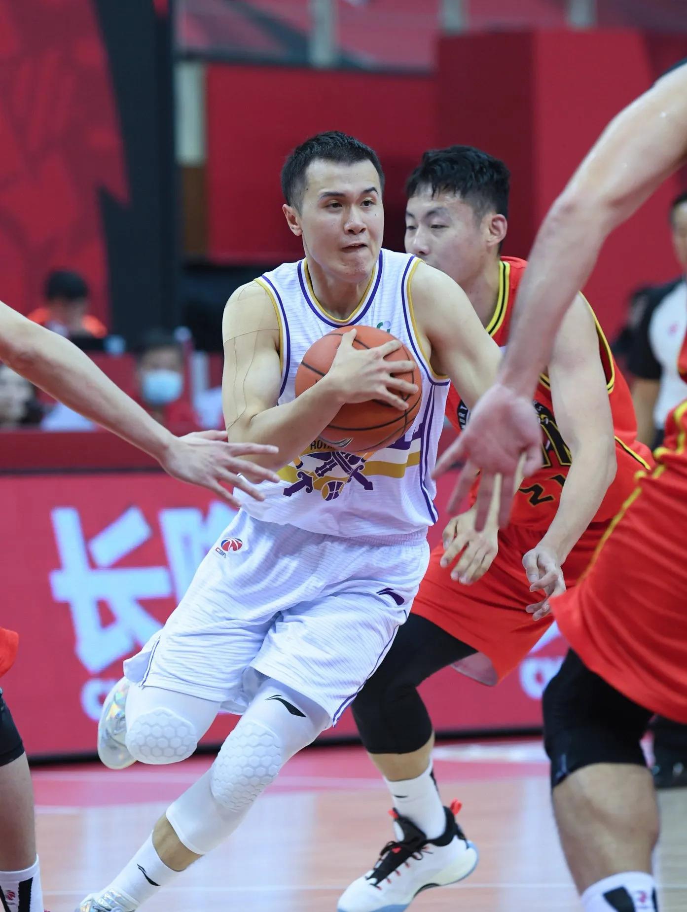 立博体育-转折点莱比锡绝杀压哨，CBA季后赛关键时刻攻防权衡，管理层满意，球队文化再被提及的简单介绍